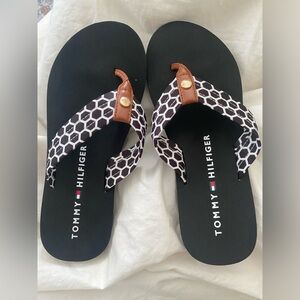 Tommy Hilfiger flip flops!!! New!!!